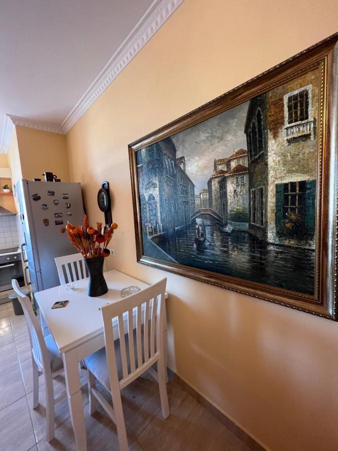 City Center Apartment In Shkodra Exterior foto